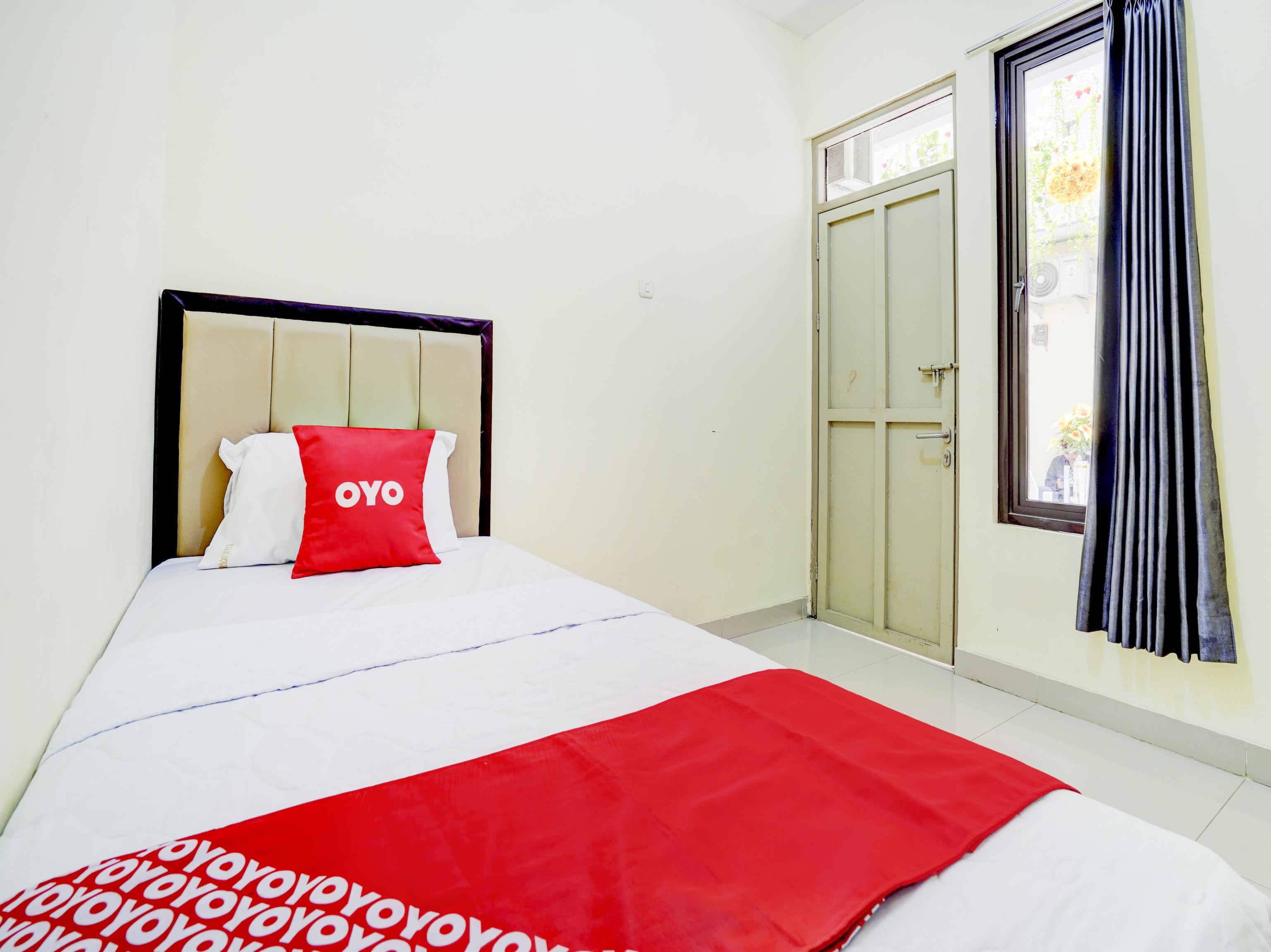 מלון צ'ירבון Oyo 90052 Star House מראה חיצוני תמונה
